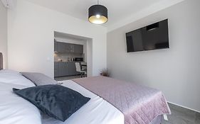 Apartment & Rooms Primi With Free Parking